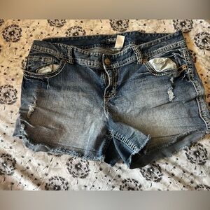 Maurices size 20 denim jean shorts